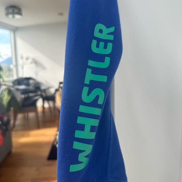 Vancouver Olympics 2010 vintage sweater never worn - Picture 3 of 4